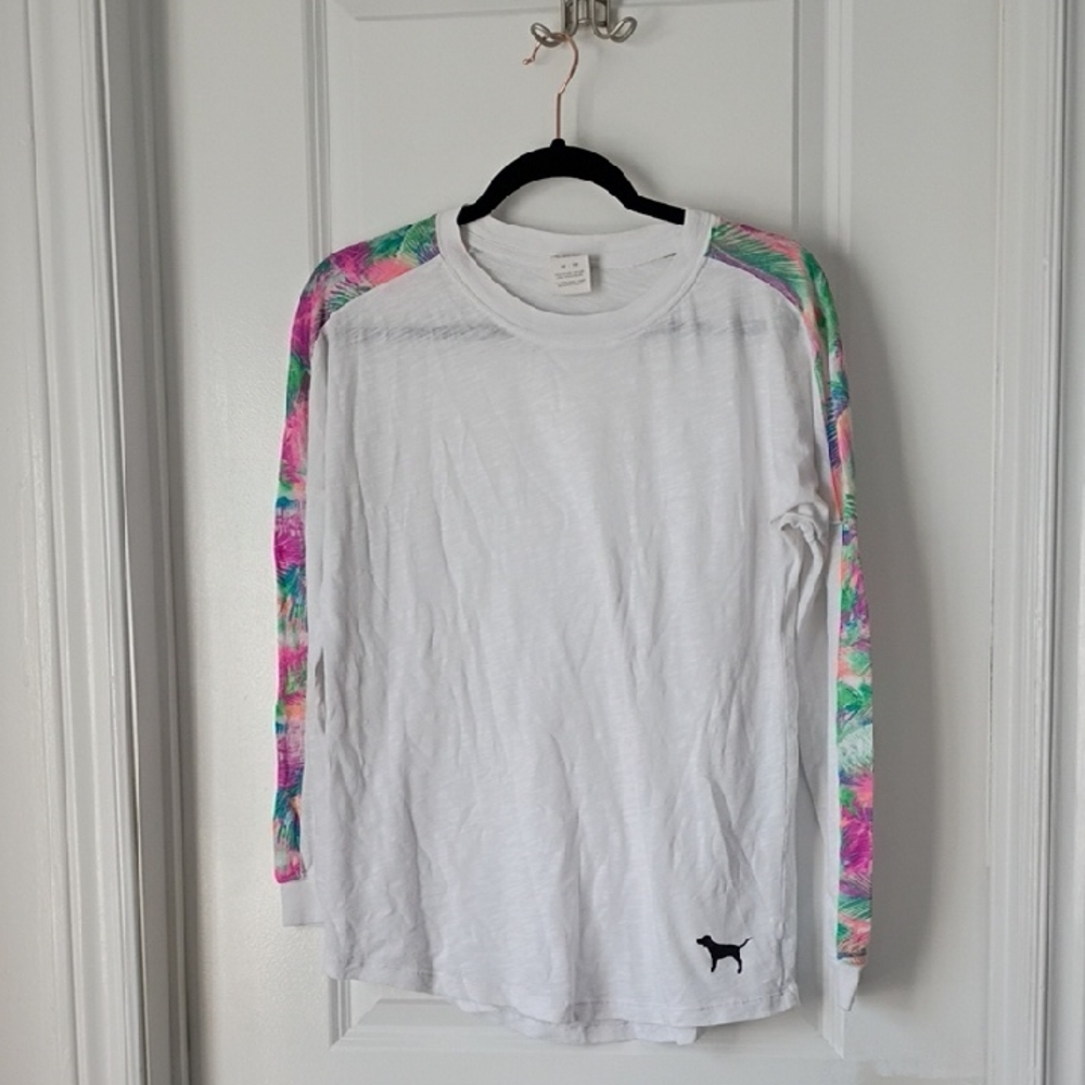 PINK Victoria's Secret White Crewneck Tee Tag Detail